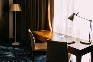 Отель Staybridge Suites Baku Баку Улучшенный двухместный номер с 1 кроватью или 2 отдельными кроватями-3