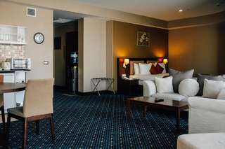 Отель Staybridge Suites Baku Баку Номер-студио с кроватью размера "king-size"-3